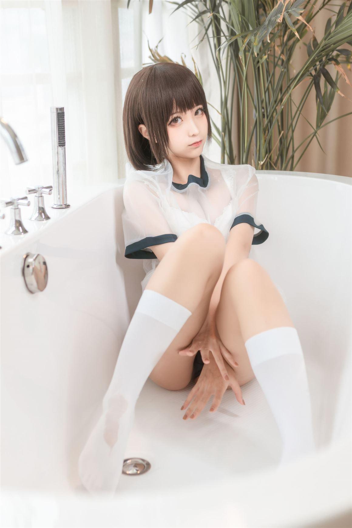 蠢沫沫：透明体操服